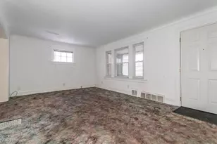 934 E 223rd St, Euclid, OH 44123 - Photo 4