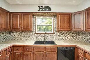 1422 Slagle Dr, Akron, OH 44312 - Photo 6