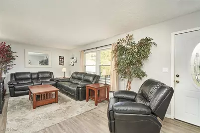 1422 Slagle Drive, Akron, OH 44312 - Photo 4