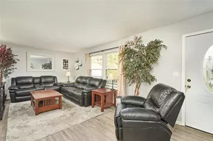 1422 Slagle Dr, Akron, OH 44312 - Photo 4