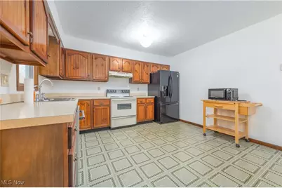 5614 S Nantucket Drive, Lorain, OH 44053 - Photo 16