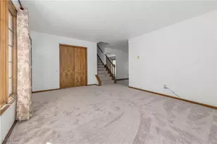 5614 S Nantucket Dr, Lorain, OH 44053 - Photo 8