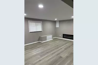 1054 Karen Drive, Akron, OH 44313 - Photo 16