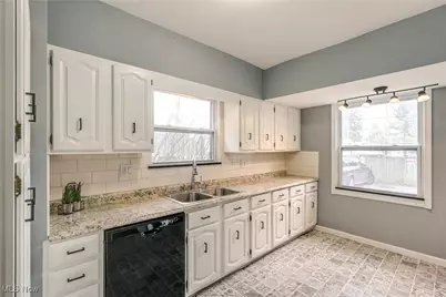 15400 Hilliard Road, Oakwood, OH 44107 - Photo 12