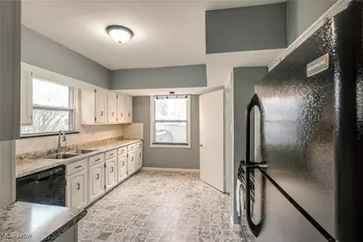 15400 Hilliard Road, Oakwood, OH 44107 - Photo 10