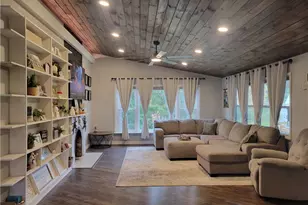 608 Kerr Ave, Cadiz, OH 43907 - Photo 6