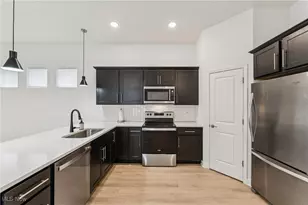 2244 E 100 Th St, Loveland, OH 44106 - Photo 10