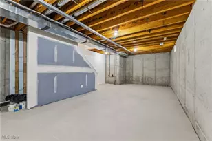 2244 E 100 Th St, Loveland, OH 44106 - Photo 36