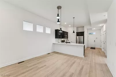 2244 E 100 Th Street, Loveland, OH 44106 - Photo 6