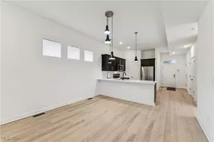 2244 E 100 Th St, Loveland, OH 44106 - Photo 6