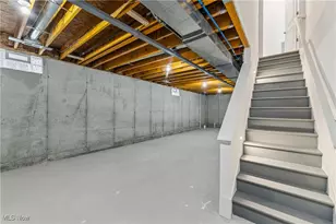 2244 E 100 Th St, Loveland, OH 44106 - Photo 34