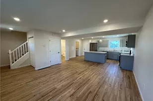 42 E Wilson St, Struthers, OH 44471 - Photo 8