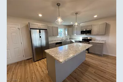 42 E Wilson Street, Struthers, OH 44471 - Photo 10