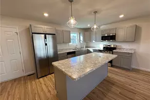 42 E Wilson St, Struthers, OH 44471 - Photo 10