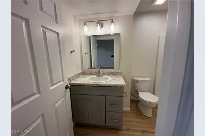 42 E Wilson Street, Struthers, OH 44471 - Photo 12