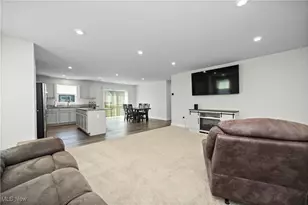 122 Eagle Cir, Amherst, OH 44001 - Photo 6