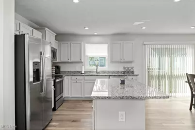 122 Eagle Circle, Amherst, OH 44001 - Photo 10