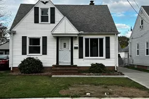 1648 Douglas Rd, Wickliffe, OH 44092 - Photo 2