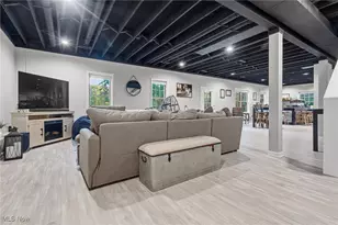 3917 Cayugas Dr, Akron, OH 44319 - Photo 24