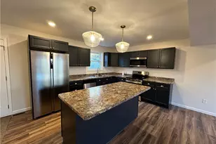 215 Upland Ave, Youngstown, OH 44504 - Photo 10