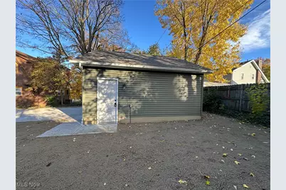 215 Upland Avenue, Youngstown, OH 44504 - Photo 6