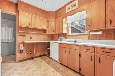 2195 Blenheim Avenue, Alliance, OH 44601 - Photo 2