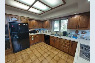 221 Rosemont Avenue, Steubenville, OH 43952 - Photo 2