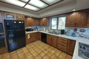 221 Rosemont Ave, Steubenville, OH 43952 - Photo 2