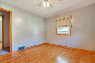 1990 Tricaso Dr, Green, OH 44720 - Photo 8