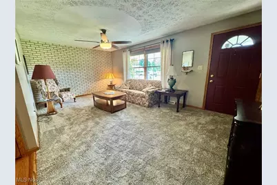 1037 Canyon Street NE, Uniontown, OH 44685 - Photo 4
