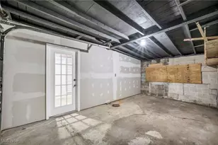 1552 E 254th St, Euclid, OH 44117 - Photo 36