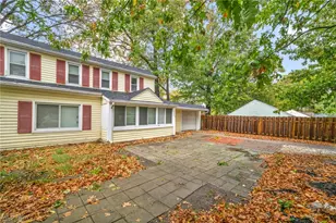 1552 E 254th St, Euclid, OH 44117 - Photo 8