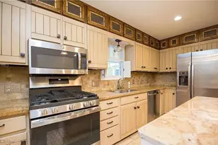 185 N Bissell Rd, Aurora, OH 44202 - Photo 6