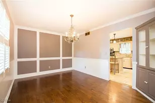 185 N Bissell Rd, Aurora, OH 44202 - Photo 2