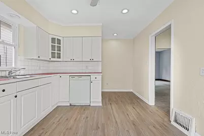 2209 25th Street SW, Akron, OH 44314 - Photo 12