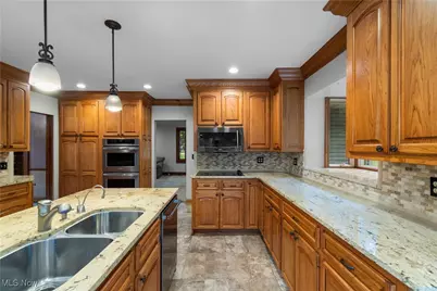 4698 Manchester Road, New Franklin, OH 44319 - Photo 16