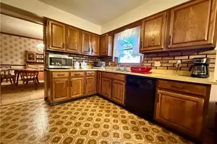 3348 Darbyshire Dr, Canfield, OH 44406 - Photo 8