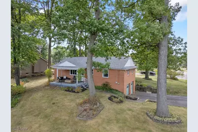 5288 Frank Avenue NW, North Canton, OH 44720 - Photo 2