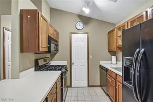 2703 Shakespeare Ln, Avon, OH 44011 - Photo 4