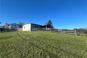 20413 Terrace Dr E, Wellsville, OH 43968 - Photo 4