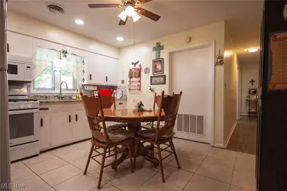 159 N Canfield Niles Road, Youngstown, OH 44515 - Photo 12