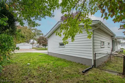 860 Sutherland Avenue, Akron, OH 44314 - Photo 32