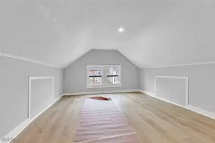 1554 E 221st St, Euclid, OH 44117 - Photo 12