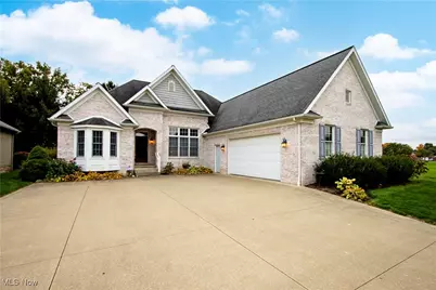 704 Homestead Pointe Drive, Orrville, OH 44667 - Photo 2