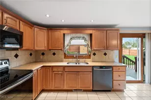 8835 Blitzen Rd NW, North Canton, OH 44720 - Photo 14