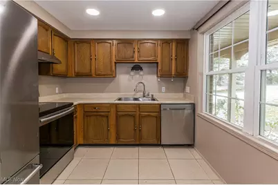 147 Quaker Ridge Drive, Akron, OH 44313 - Photo 6