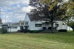 2404 Bellevue Ave SW, Massillon, OH 44647 - Photo 2