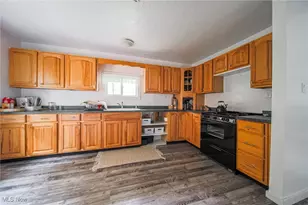 15265 Elton St, Navarre, OH 44662 - Photo 2