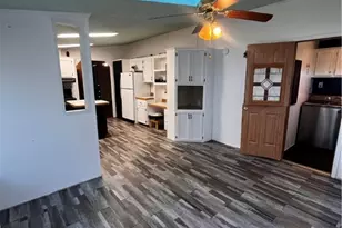 399 Sand Trap Cir, Painesville Twp, OH 44077 - Photo 8