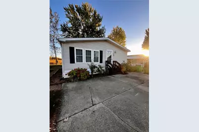 399 Sandtrap Circle, Painesville Twp, OH 44077 - Photo 2